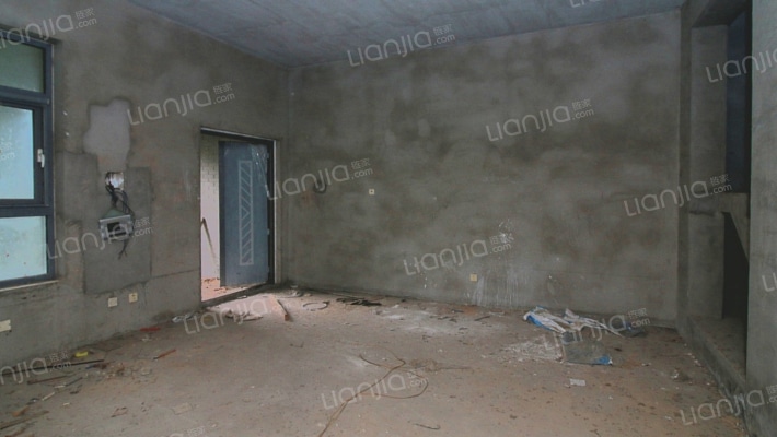 京港澳高速出口优质别墅，小区环境优雅，物业管理完善-客厅A