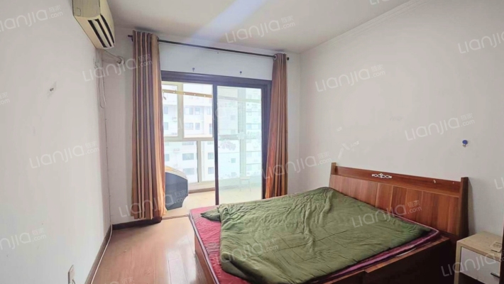 南北通透两居室，中间好楼层，采光好-卧室A