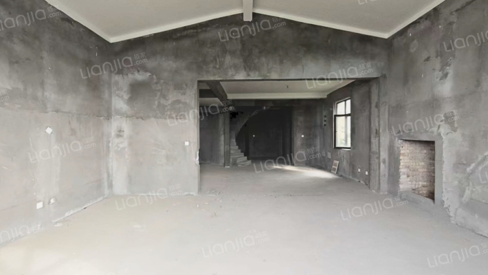 五云山卢卡小镇二手房实景图