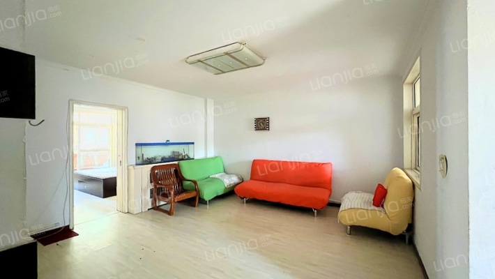 建材家属楼二手房实景图