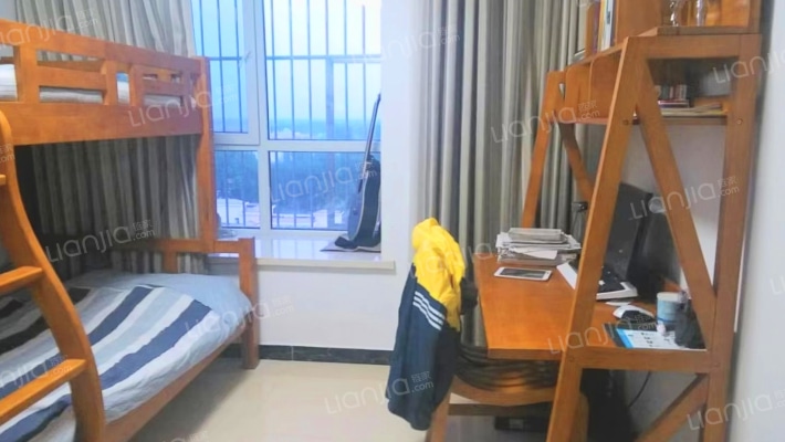 70年大产权，有房本，南北通透两居，明厨明卫，精装修-卧室B