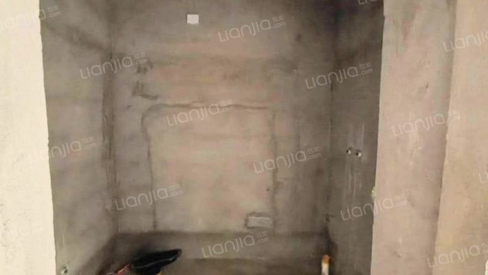 南北的三居室，户型不错，楼层也不错，业主诚意出售-卫生间