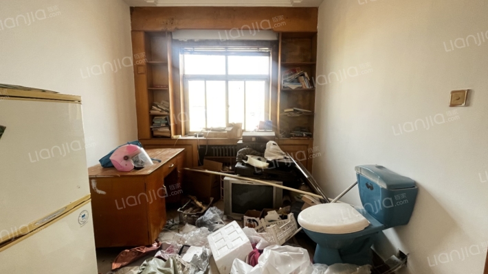 县府小区 3室1厅 南 北-卧室B