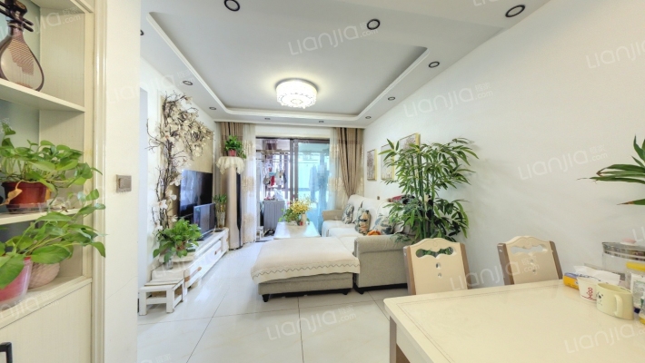 绿地滨湖国际城七区二手房实景图