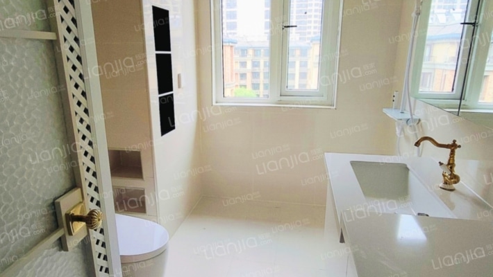 鸿坤理想尔湾A区洋房 精装修 距离北京1900米-卫生间B