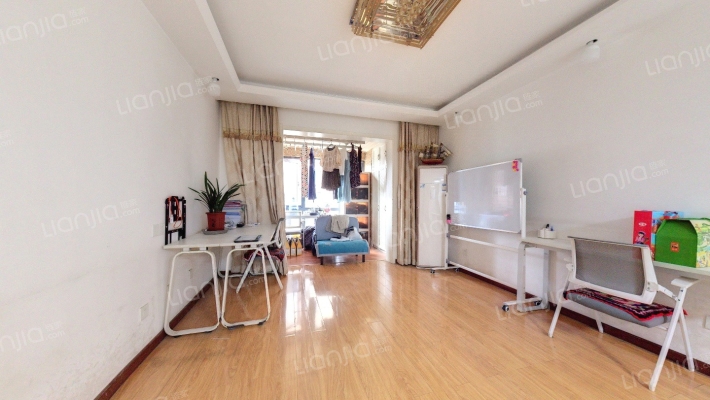 伊顿公馆西区二手房实景图