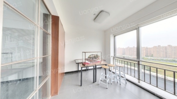 地铁东城广场二手房实景图