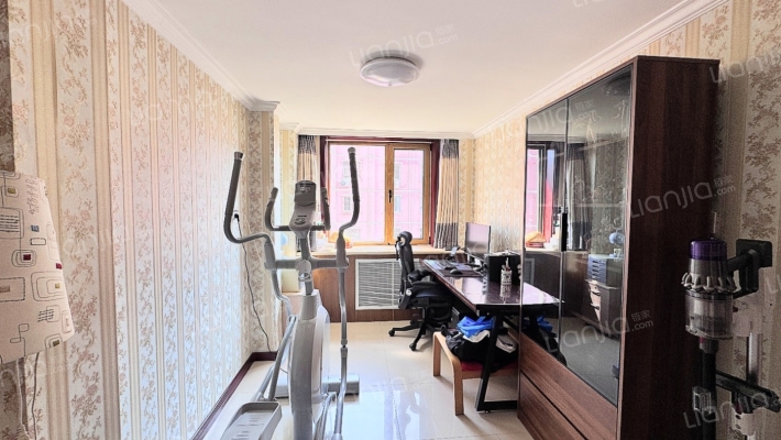 范阳路沿线 5居室 精装修 采光充足 通风好-卧室D