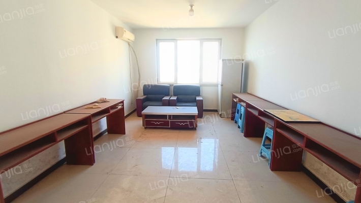 水岸花城，一线河景美宅，标准现房，即买即住-客厅