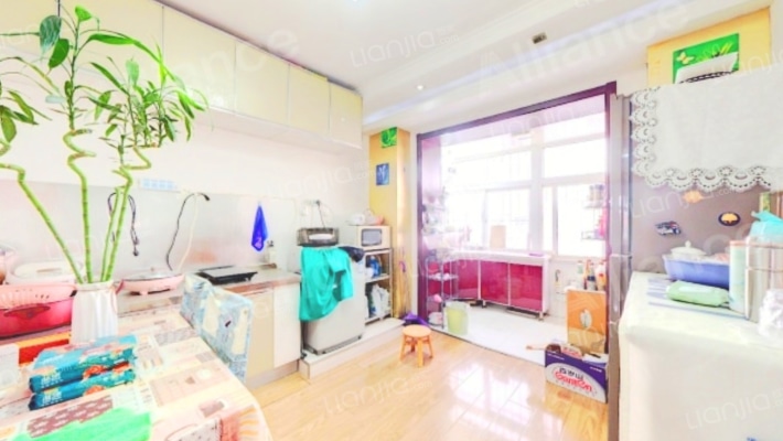 板楼社区单位住房 集中供暖 通透两居 户型方正-餐厅