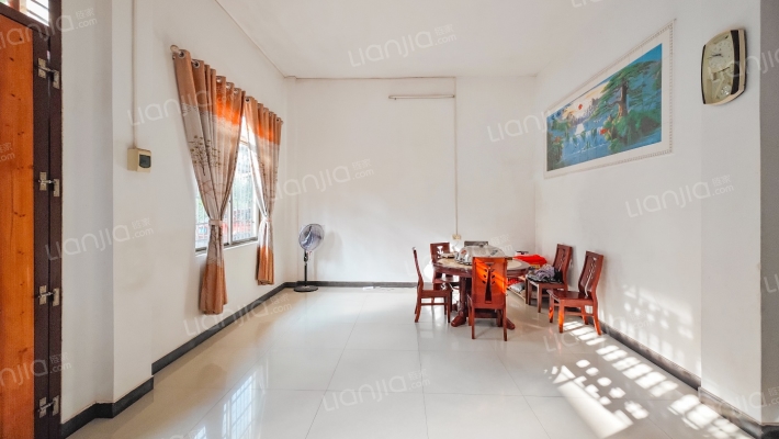 银新东五路二手房实景图