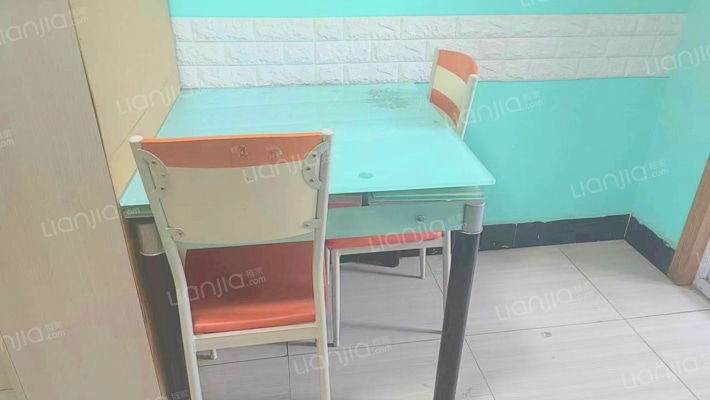 名流风景洋房南北通透两居低楼层低价格-餐厅