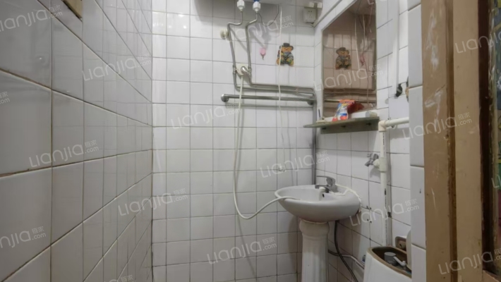 铁道部建厂局家属楼 2室1厅 南-卫生间