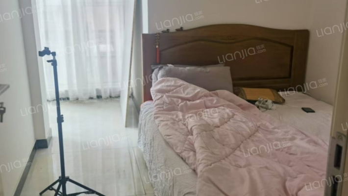 七十年大产权   松林店区域.....-卧室B