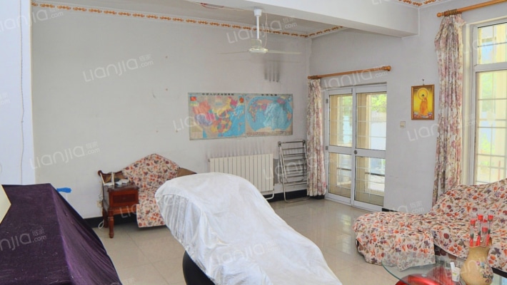 独栋别墅 带装修，看房方便，北二环-客厅