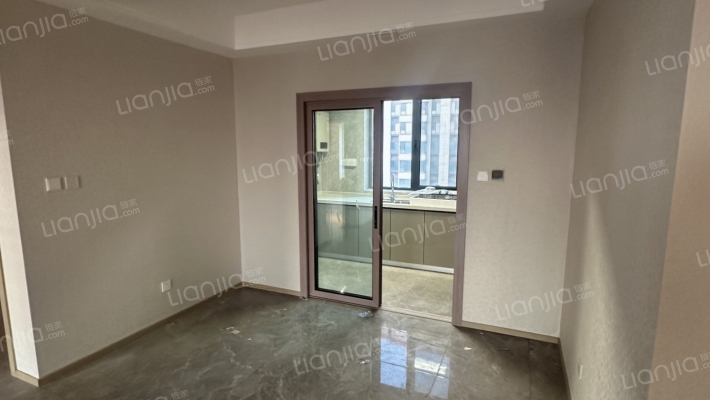 精装修带车位 集中供暖高新区 采光好-餐厅