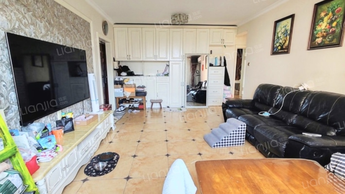 老火车站，建设路，近市场，房本满两年，精装修-餐厅