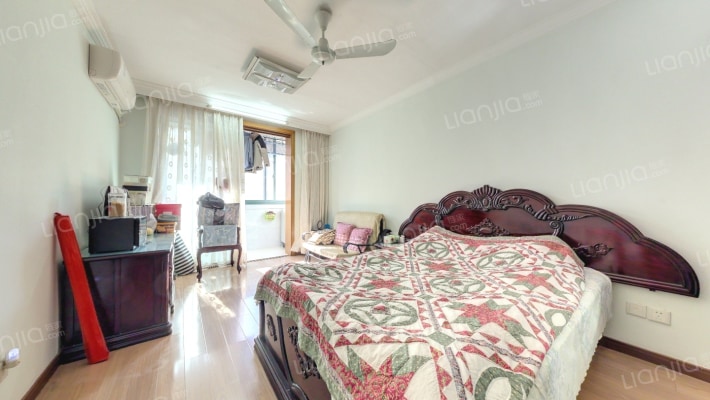 港机新村二手房实景图