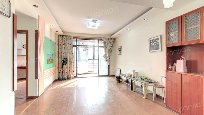 城市假日二手房实景图