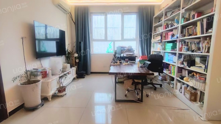 开发区 公园壹号 西向2居室 精装满五 一层 随时看房-客厅