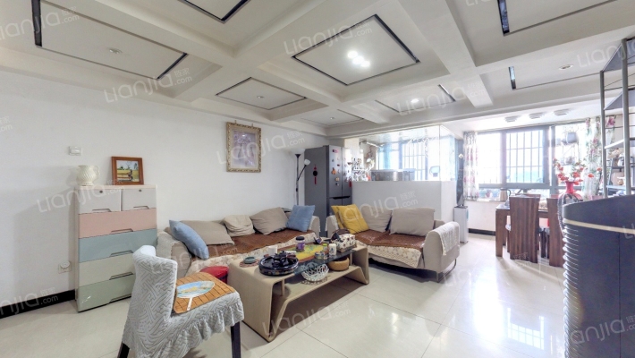 荷里活二手房实景图