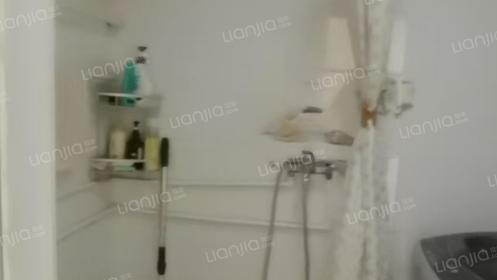 此房满五唯一，一梯三户，南北通透，拎包住-卫生间