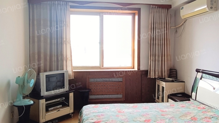 此房满五唯一，地理位置优越，南北通透采光好，税费低-卧室C