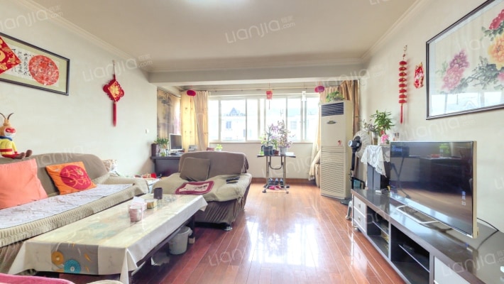 德华路425弄二手房实景图