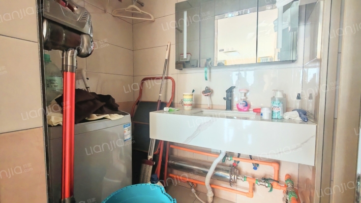 三利中和城二期B区 2室1厅 南-卫生间