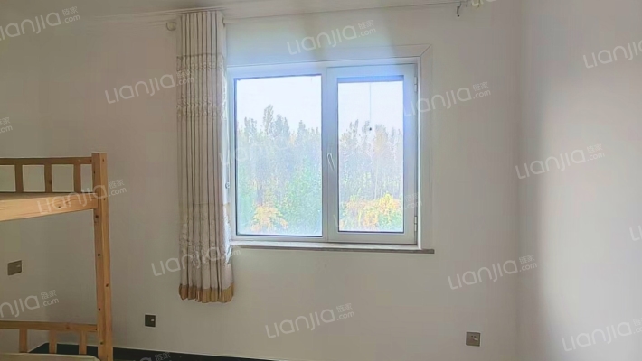 三利中和城C区南北通透大两居，精装修，看房方便随时-卧室B