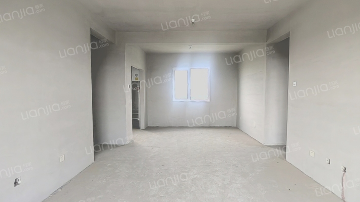 通勤三居。直达地铁站  必买房-餐厅