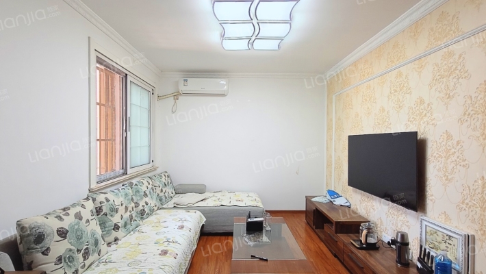 东贺安置小区B区二手房实景图