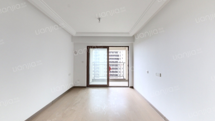 鸿海万科天空之城南区二手房实景图