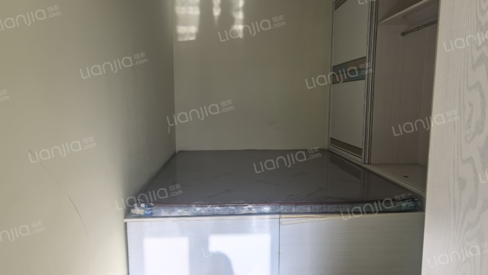 10多万精装集中供暖两居环境好有本-卧室B