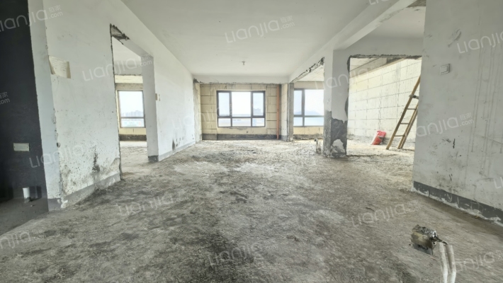 怡和泉山公馆二手房实景图