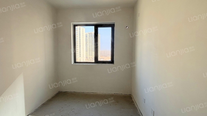 户型方正采光全天     全明格局-卧室C