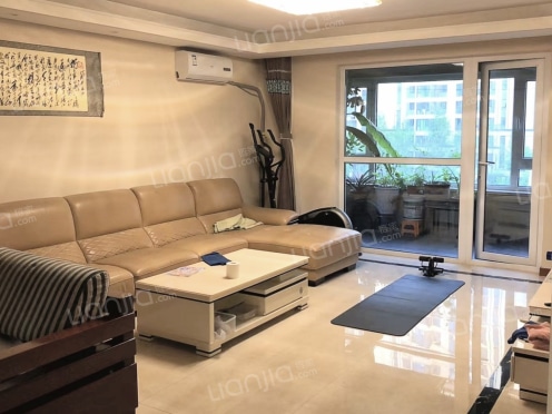 合租·万科未来城 3居室 南卧