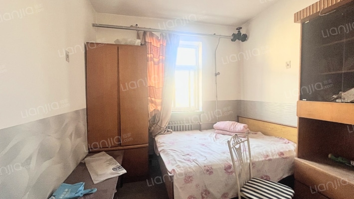 173单位房 集中供暖 采光好 满五唯一 南北通透-卧室A