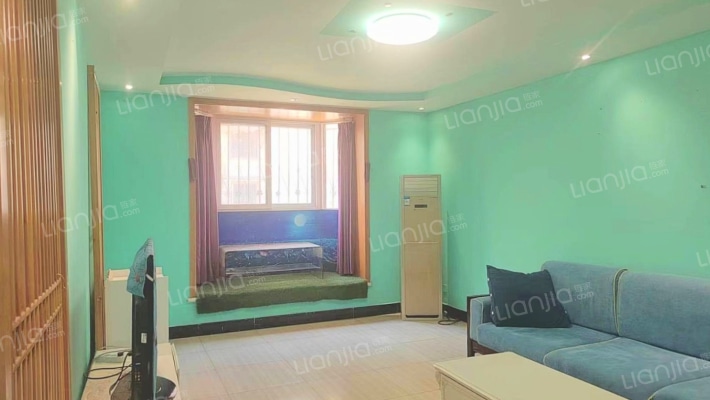 名流风景洋房南北通透两居低楼层低价格-客厅