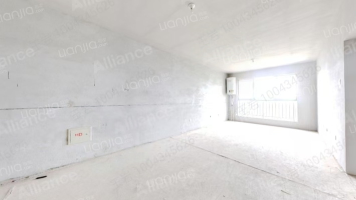 此房是南向两居室，中间层，采光视野好，房本满二-客厅