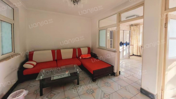 开发区南北通透三居室户型方正大社区集中供暖-客厅A