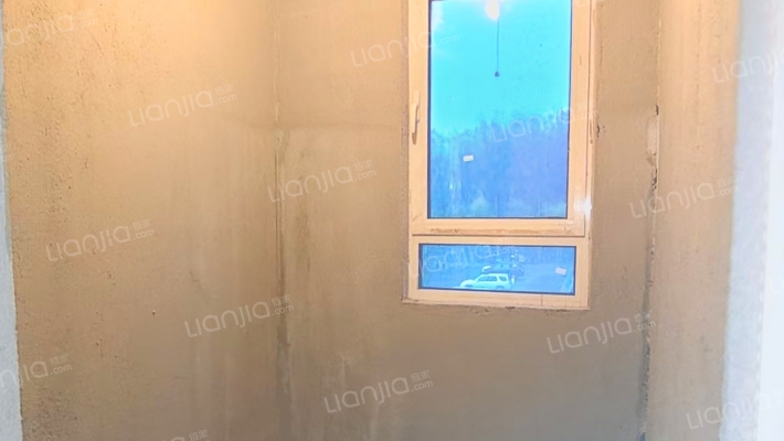 急售铂悦山，大三居，南北向，价格美丽-卫生间A