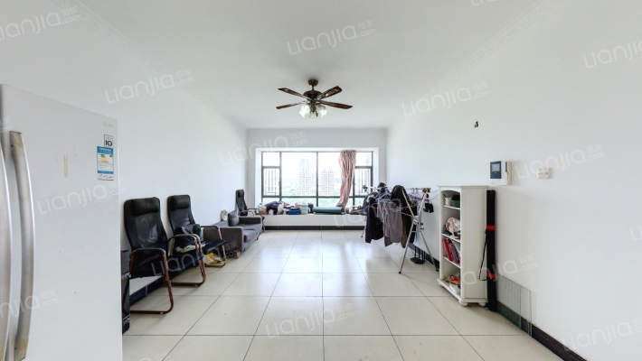 湾畔雅苑二手房实景图