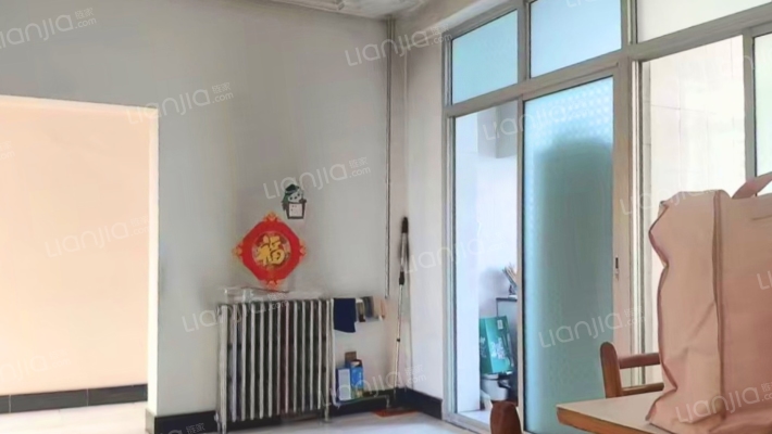 东兴南街大平层户型好    价格可以谈-餐厅