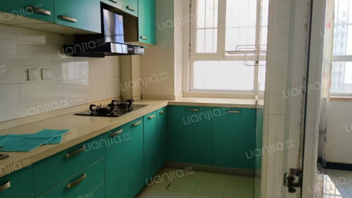 水岸花城，一线河景美宅，标准现房，即买即住-厨房