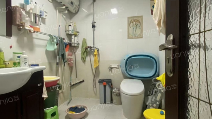 金竹南向两居室，精装修拎包入住-卫生间