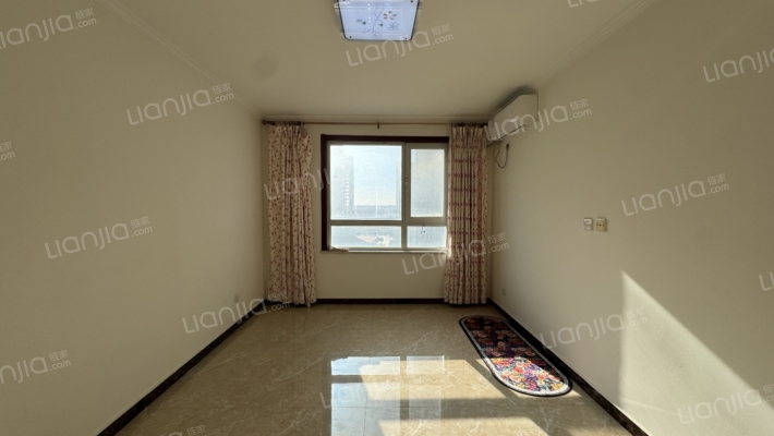 从幼儿园到高中师资充足，教学品质优.-卧室A