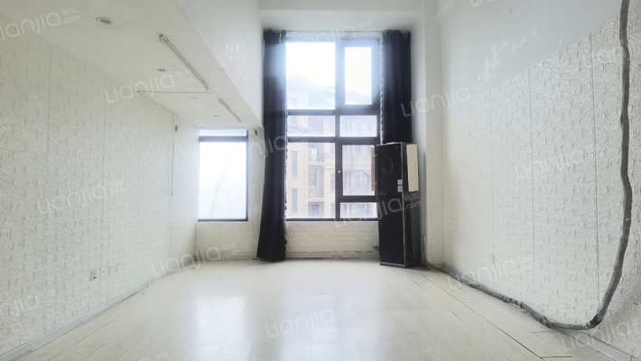 睿品大厦二手房实景图