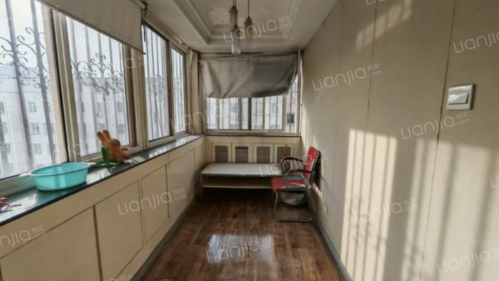 6-7层的 大房子 ，70年大产权-阳台