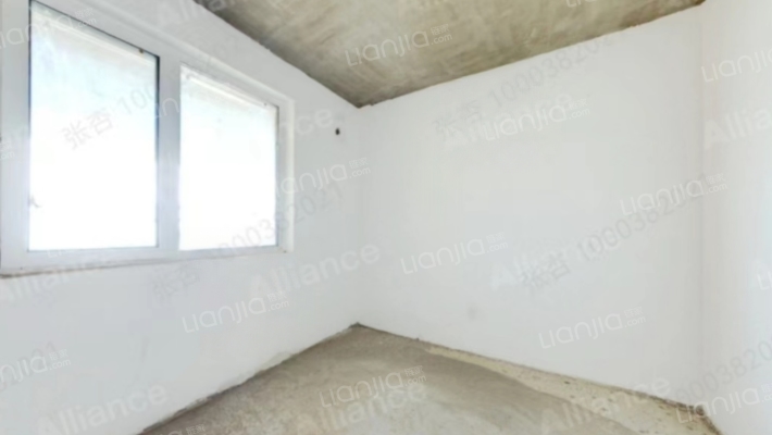 此房为南北通透两居，中上楼层，采光视野好-卧室B